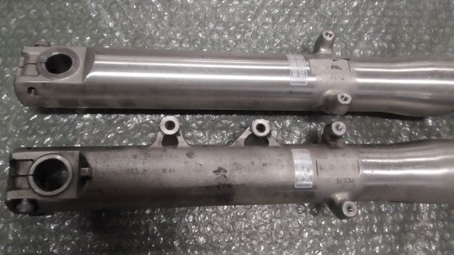 の フロントフォーク