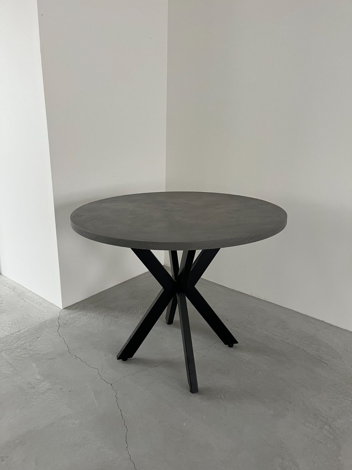 ［9/5まで値下げ］モールテックスラウンドテーブル(90cm) 9/5まで値下げ］モールテックスラウンドテーブル(90cm) 9/5まで値下げ