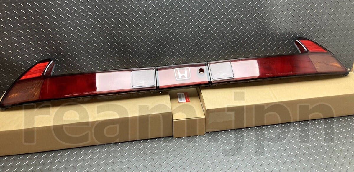 HONDA NSX NA1 ACURA テール左右センターガーニッシュセット HONDA NSX NA1 ACURA テール左右センターガーニッシュセット 定番