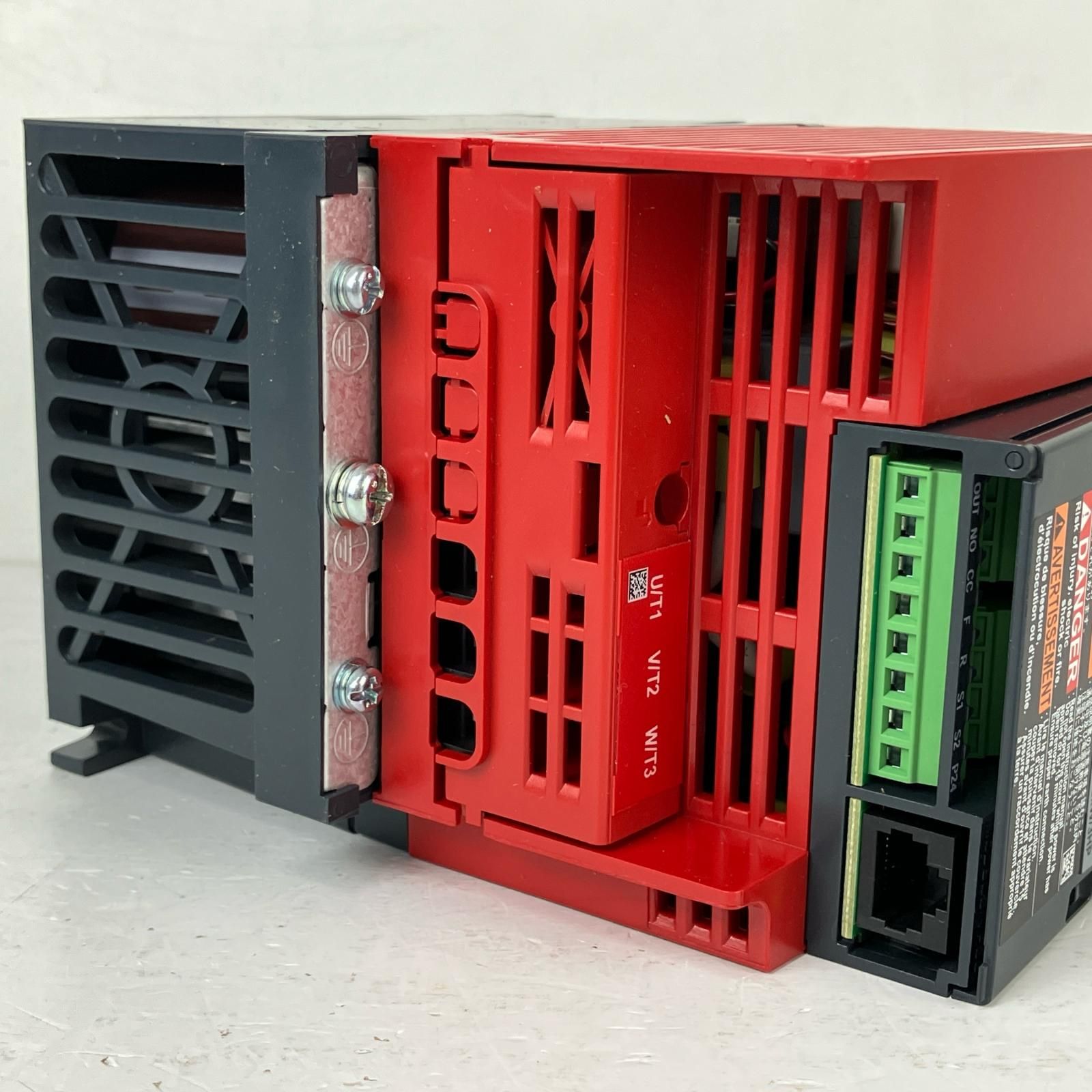 VFNC3S-2025PL レッド×ブラック