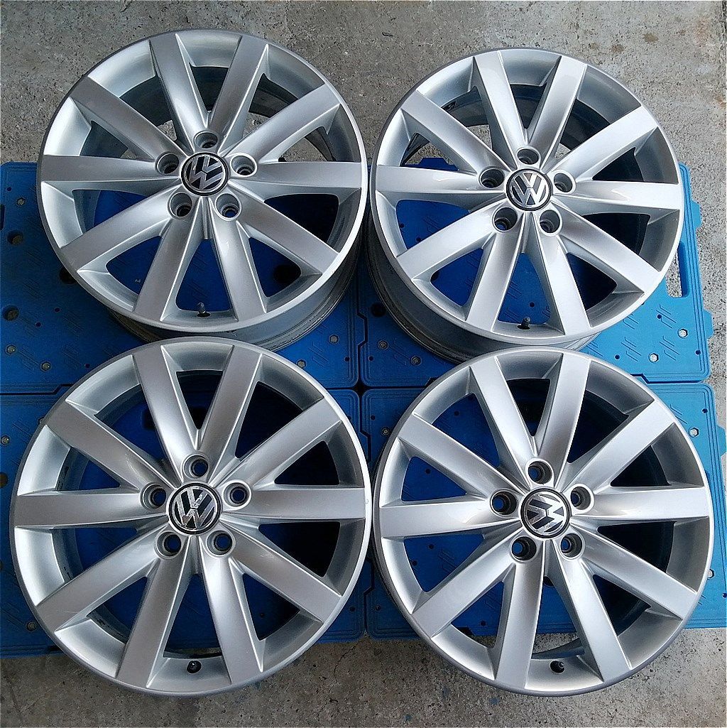 VW ゴルフ 1KCAX 17インチ 純正アルミ 17x7J ４本セット