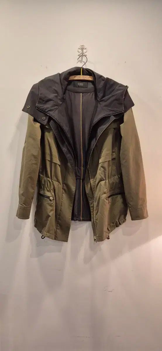 フード マウンテンパーカー