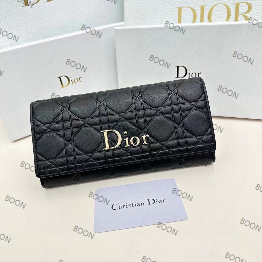 DIOR ディオール ブラックカーフスキン 長財布「Dior」ロゴ - メルカリ