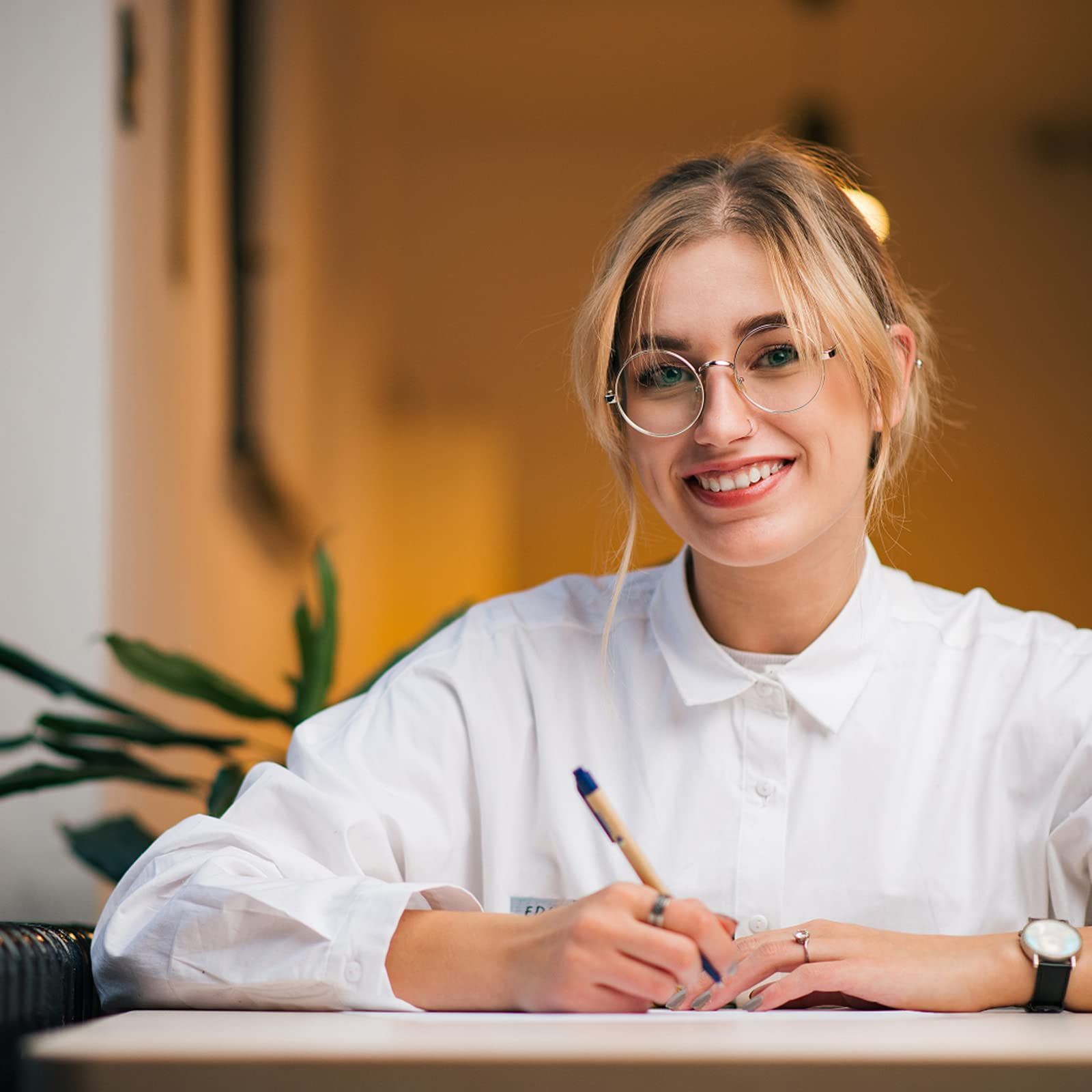 Soarea 拡大鏡メガネ型ルーぺ 丸ルーペメガネ ブルーライトカット眼鏡型ルーペ 拡大メガネ 拡大 眼鏡 軽量メガネ細かい作業 大きく見える 新聞 読書用ルーペ シルバー 1.0倍率