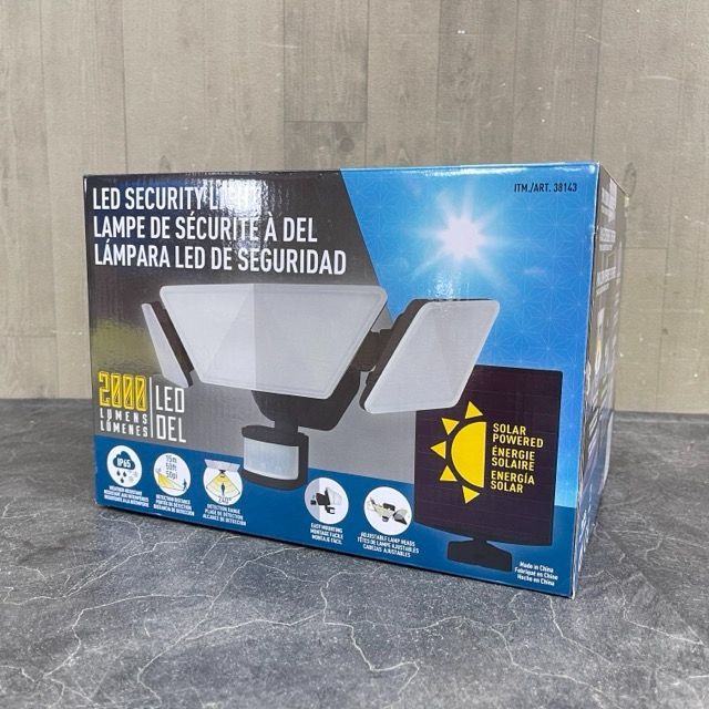 新品 ソーラー人感センサーライト 2000ルーメン 3面可動式 S-ORI-200 ART.