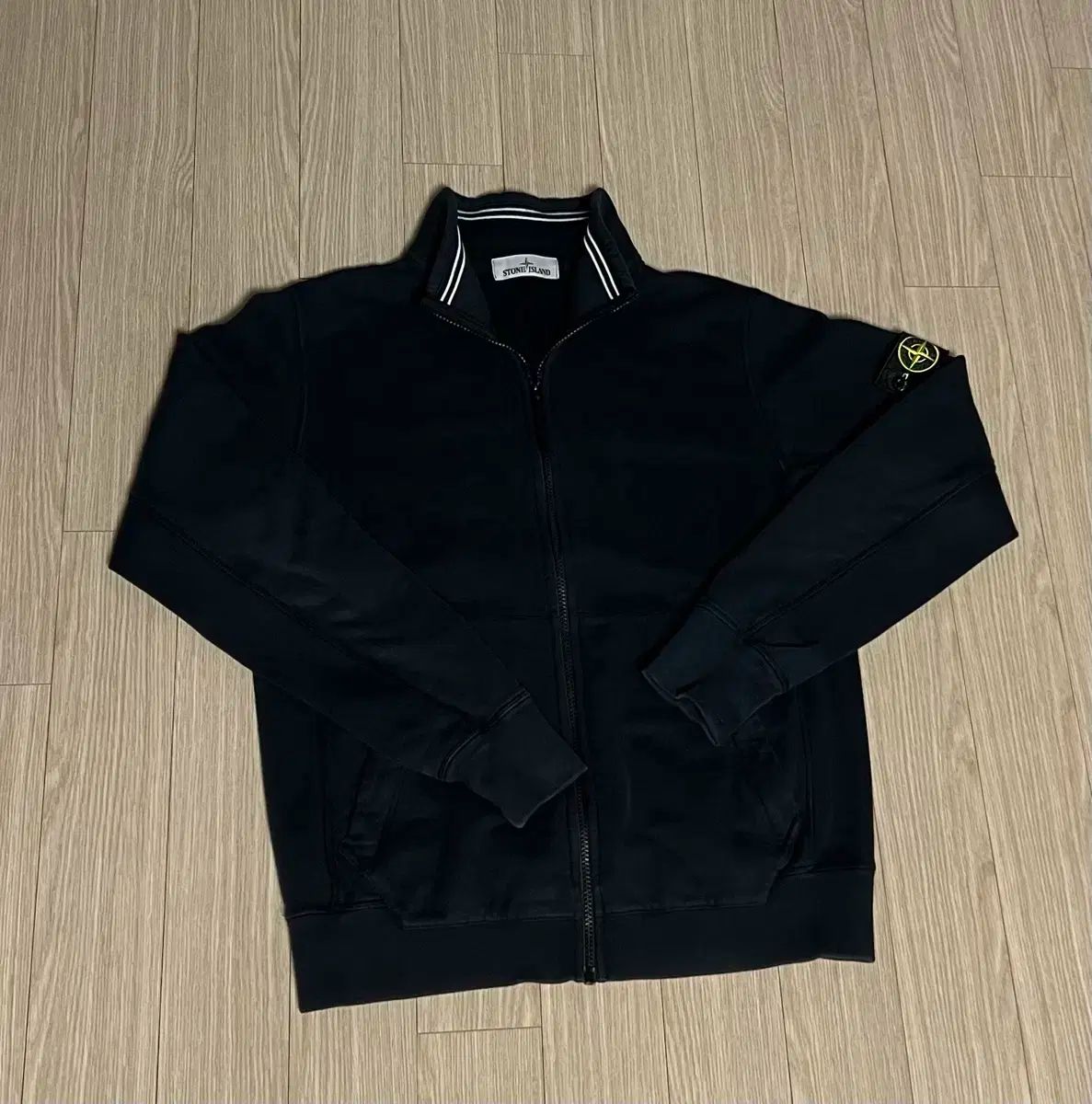 STONE ISLAND ストーンアイランド ジップアップ