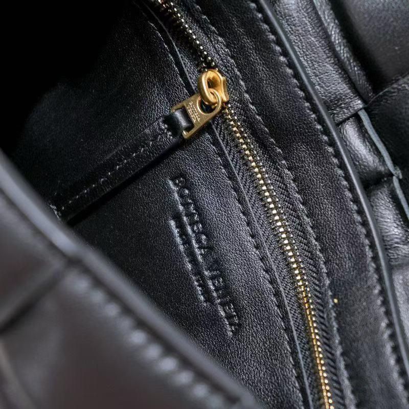 BOTTEGA