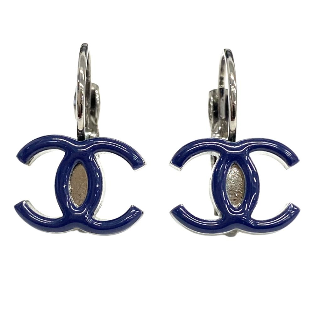 CHANEL ネイビー ロゴ入り フープピアス CHANEL ネイビー ロゴ入り フープピアス
