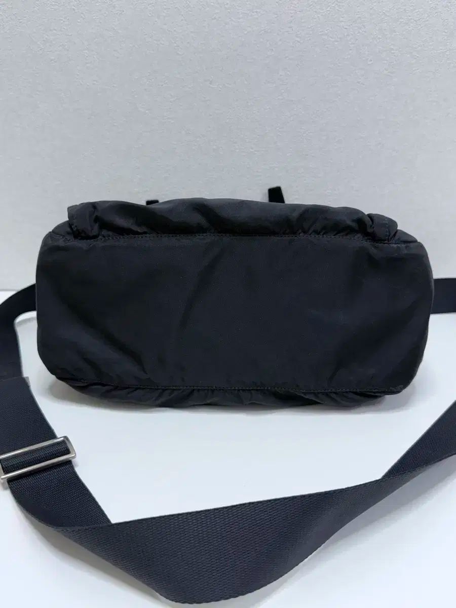 正規品】PRADA ナイロンメッセンジャーショルダーバッグ ユニセックス