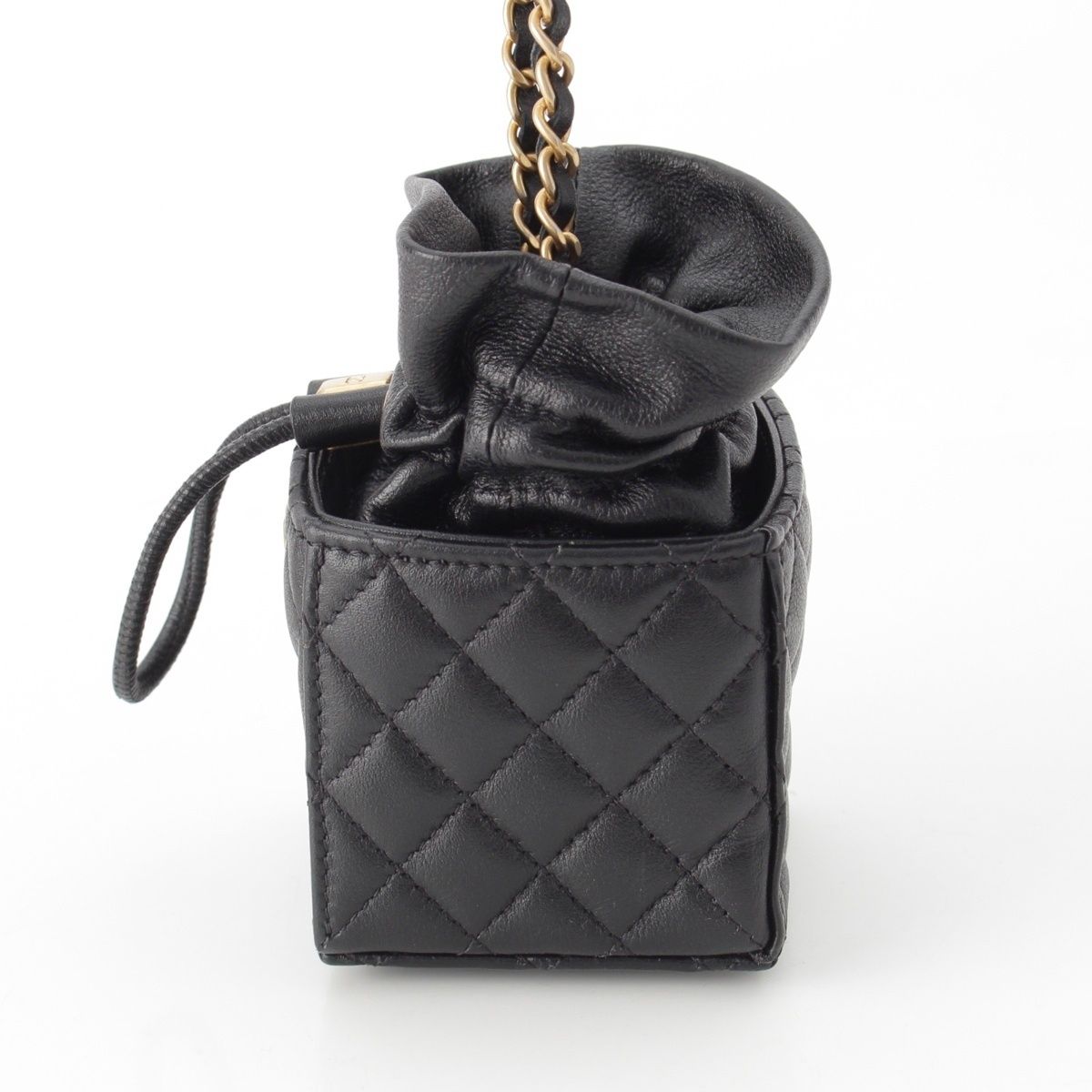 CHANELシャネル ミニマトラッセ 巾着ショルダー CHANEL シャネル マトラッセ ミニ巾着 ショルダーバッグ