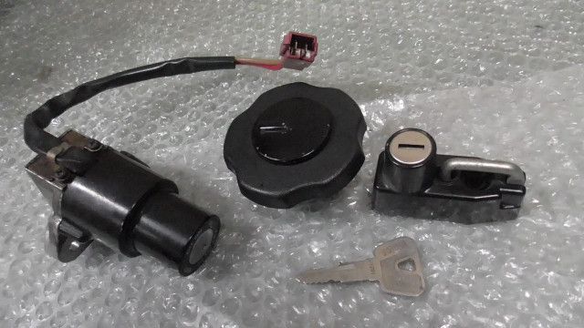 YB-1 FOUR UA05J-011xxx の キーセット 1744082272