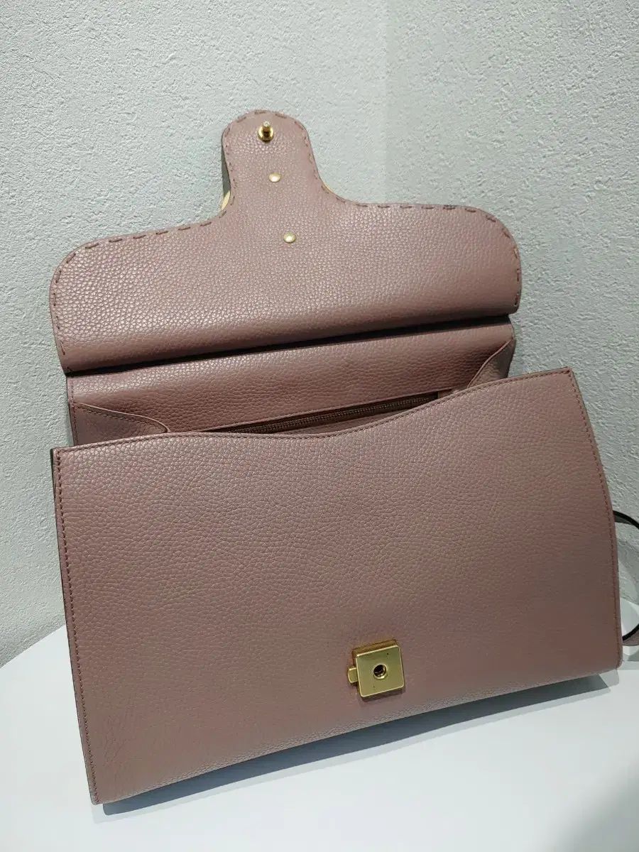GUCCI グッチ