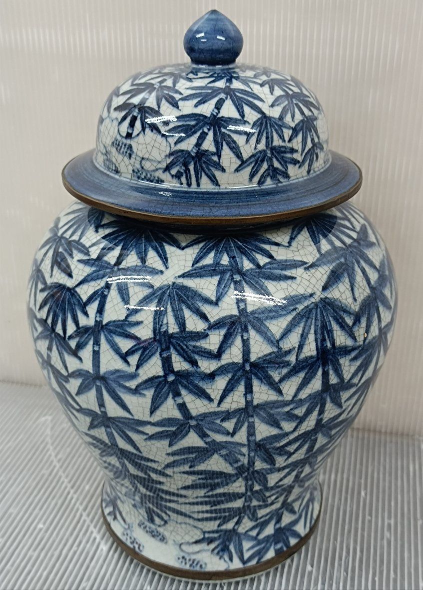 大明嘉靖年製　赤龍模様の四角形陶器壺 大明嘉靖年製 赤龍模様の四角形陶器壺