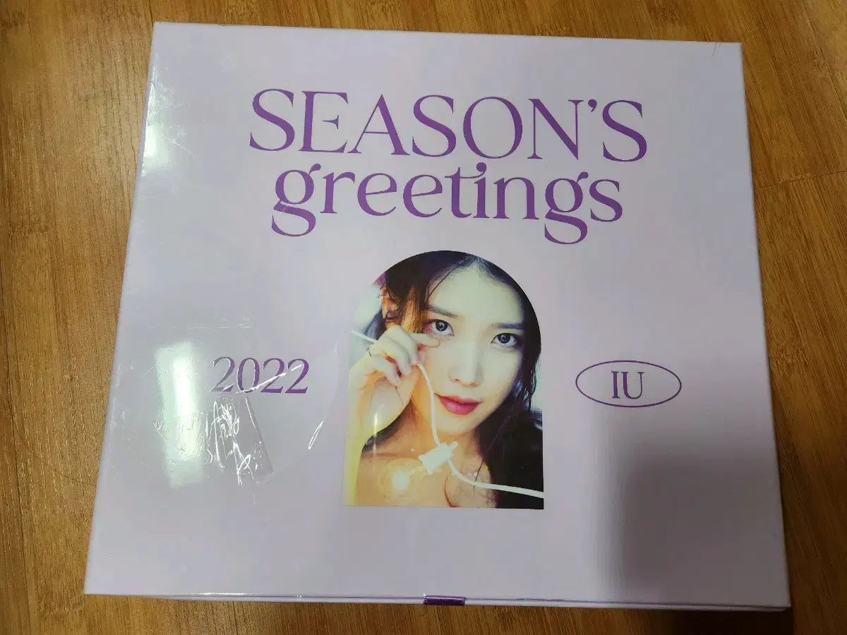 お手頃価格 シーグリ IU2022 IU(アイユ) シーズングリーティング (外 未開封 アイドル
