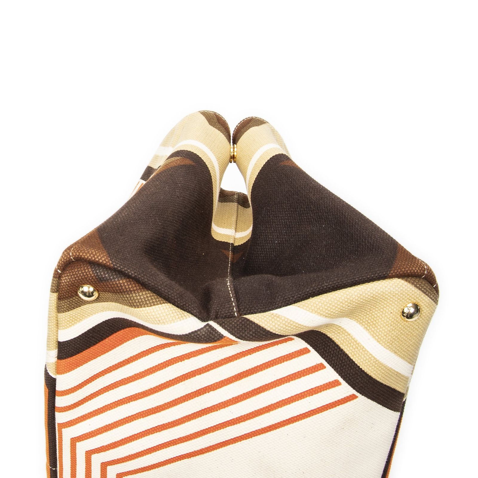 プラダラージカナパトートアイボリー