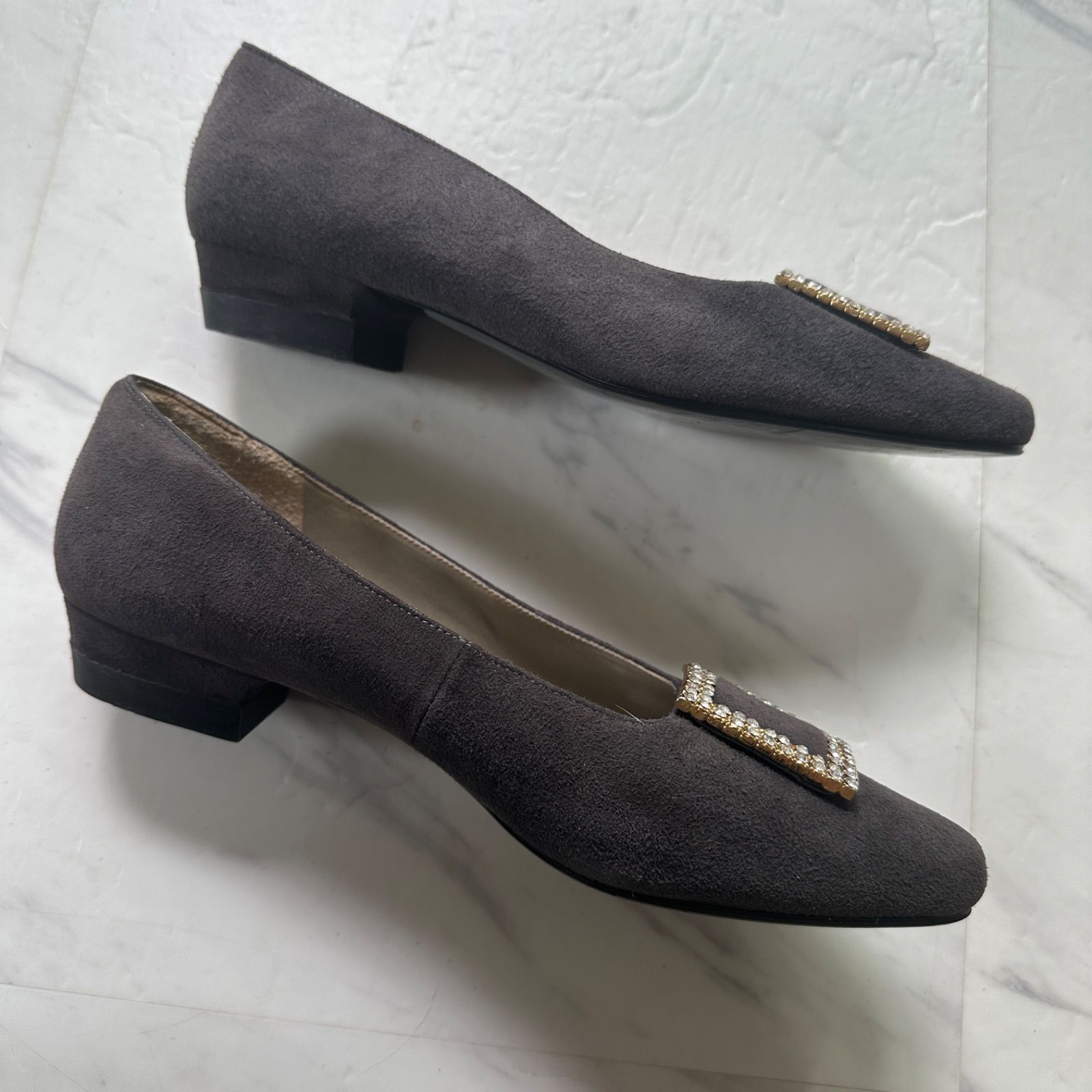 Yves Saint Laurent グレー スエード パンプス 新品 23cm Yves Saint Laurent グレー スエード パンプス 新品 23cm