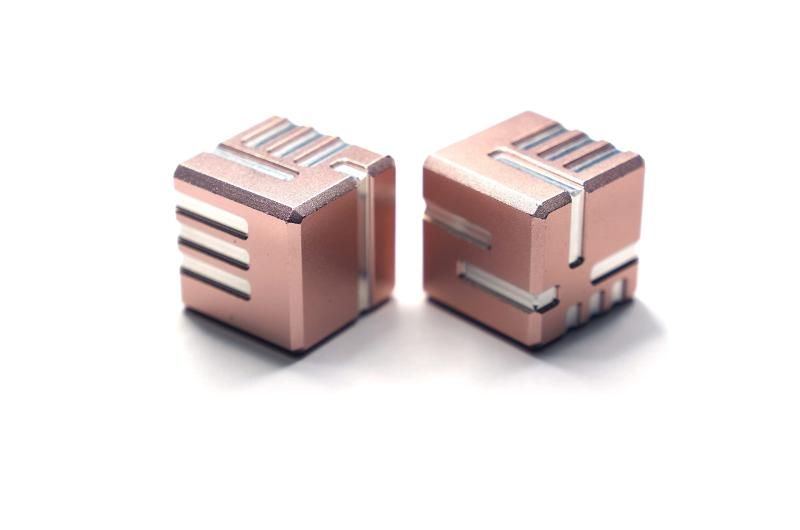 AKO DICE I - ローズゴールド - カスタムメタルダイスバージョン1 by AKO Dice 16mm D6 ゲームサイコロ リデザインコンセプト ローズゴールド