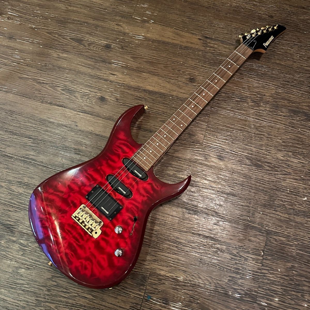 Fernandes ZO-3 Red フェルナンデス ゾーサン レッド Amazon | FERNANDES ZO-3 (RED) | エレキギター | 楽器・音響機器