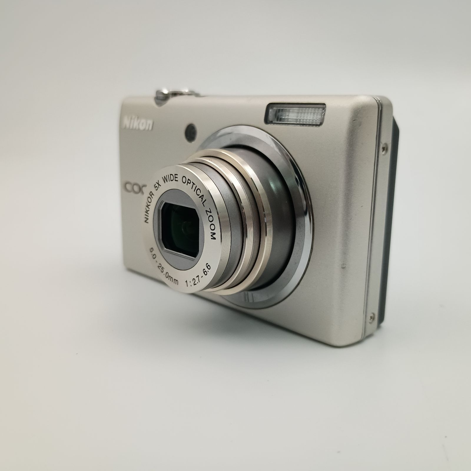 Nikon Coolpix S570 Compact DIGITAL Camera Silver シルバー