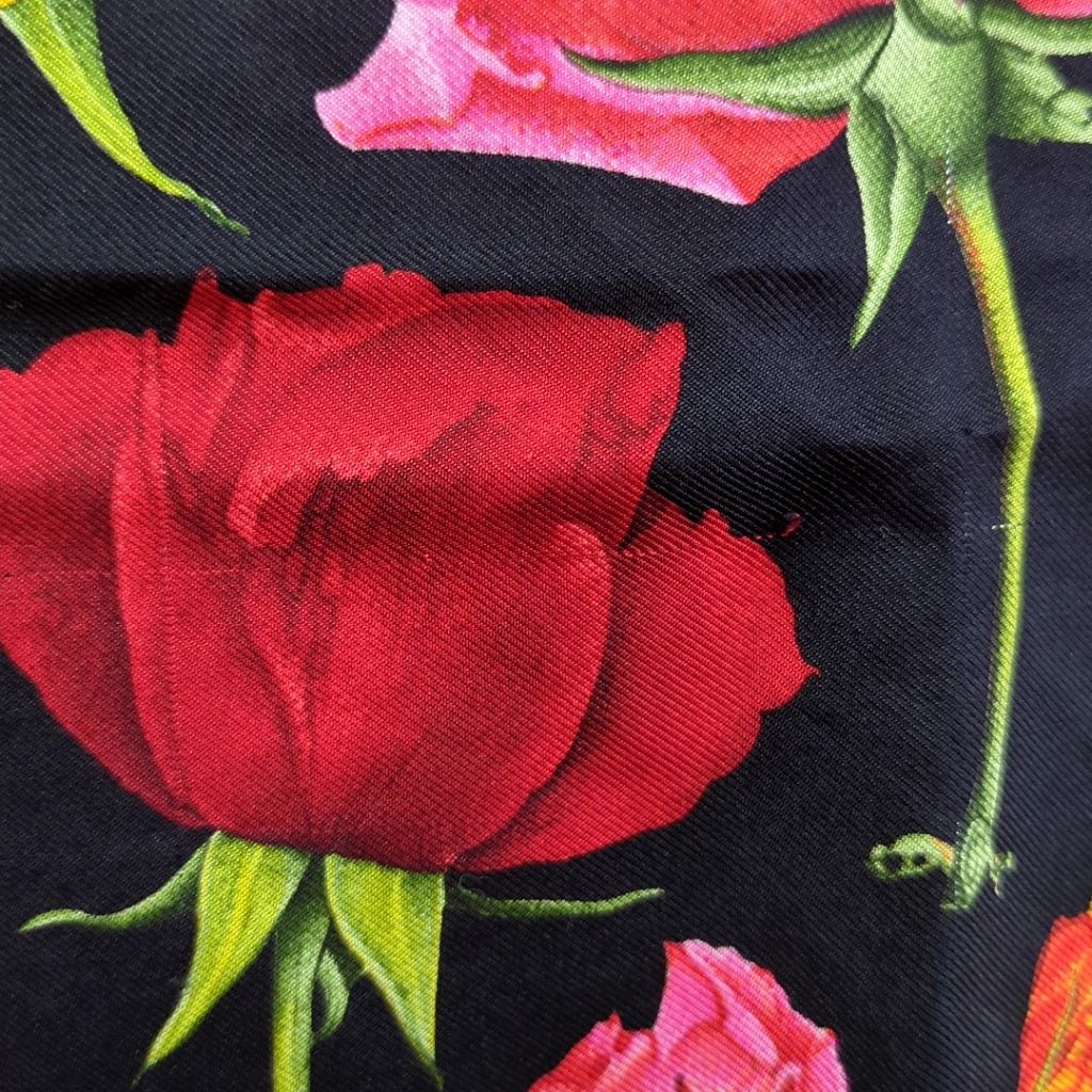 GUCCI グッチバラ柄シルクスカーフ グッチ GUCCI/スカーフ 花柄 レッド パープル 薔薇 パイソン