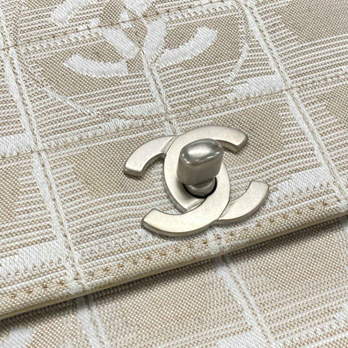 CHANEL PRECISION ベージュ ショルダーバッグ CHANEL ショルダーバッグ ベージュ/ブラック - メルカリ