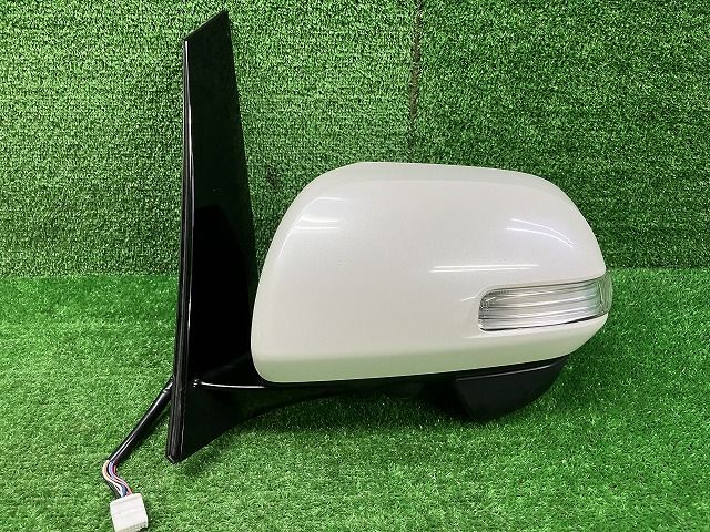 トヨタ　ACR50/55　エスティマ　左ドアミラー　カラー070　13P　カメラ付き　241115221
