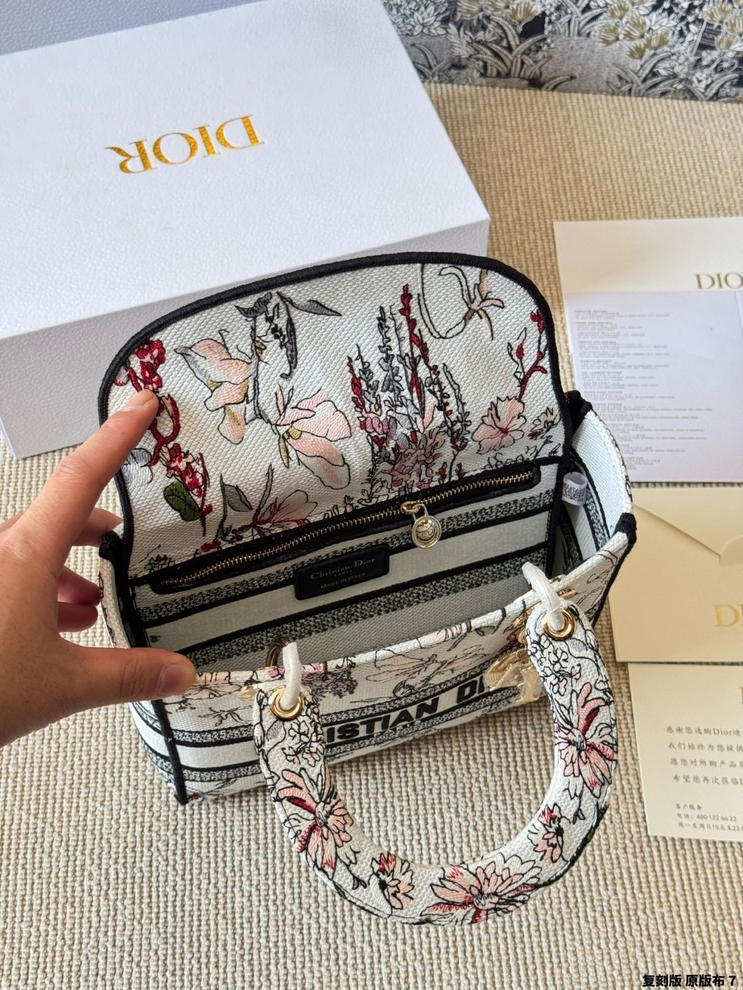 美品・ヴィンテージ【DIOR】LADYD-LITE中サイズ刺繍トートバッグ 今日特価】Dior Lady D - Lite 刺繍バッグ スターモデル版（Dior