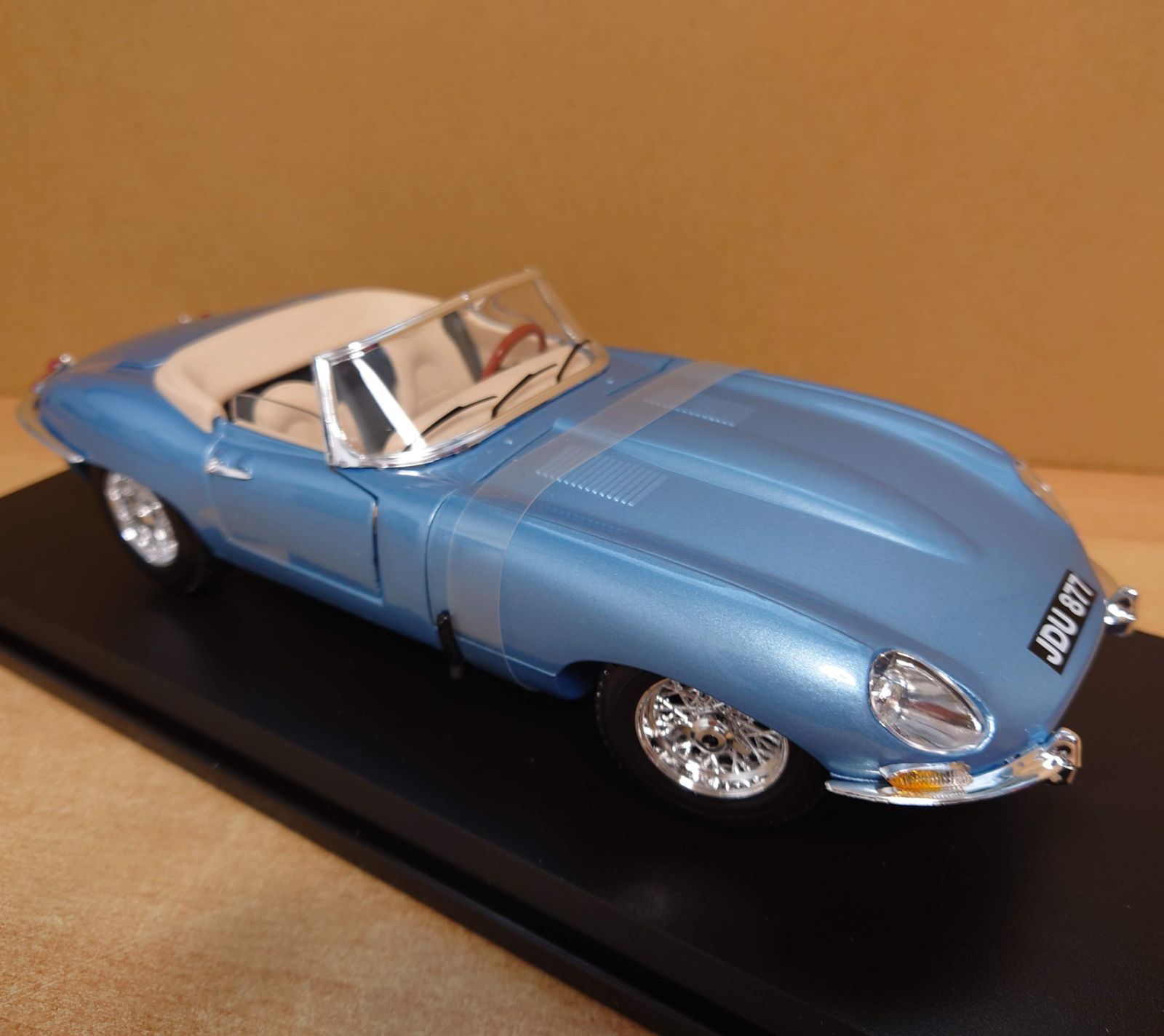 1/18 ジャガーEタイプ カブリオレ1961 ブルー JaguarE-type マイスト製