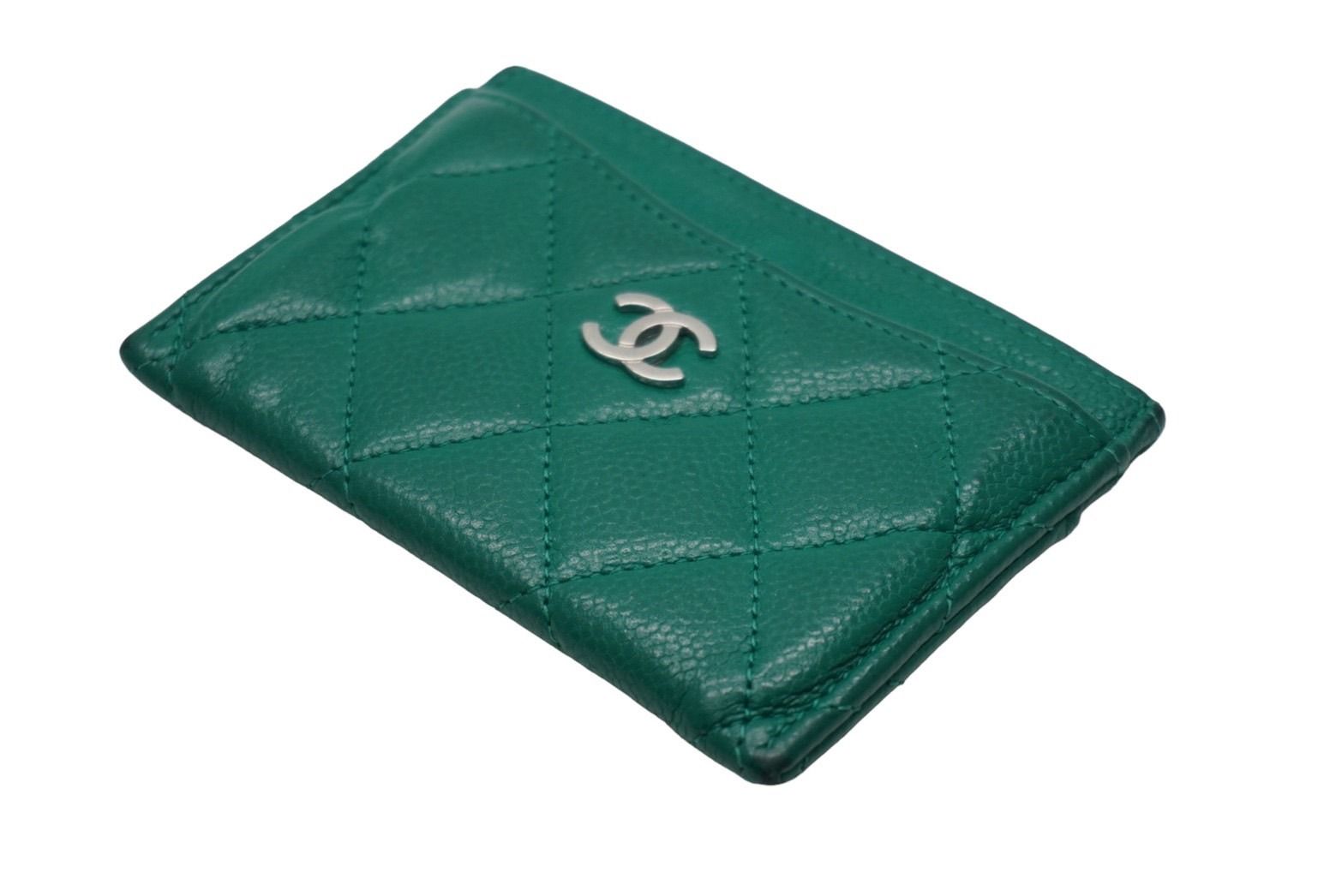 【極美品】シャネル キャビアスキン マトラッセ ココマーク ・カードケース CHANEL シャネル マトラッセ ホワイト カードケース ココマーク