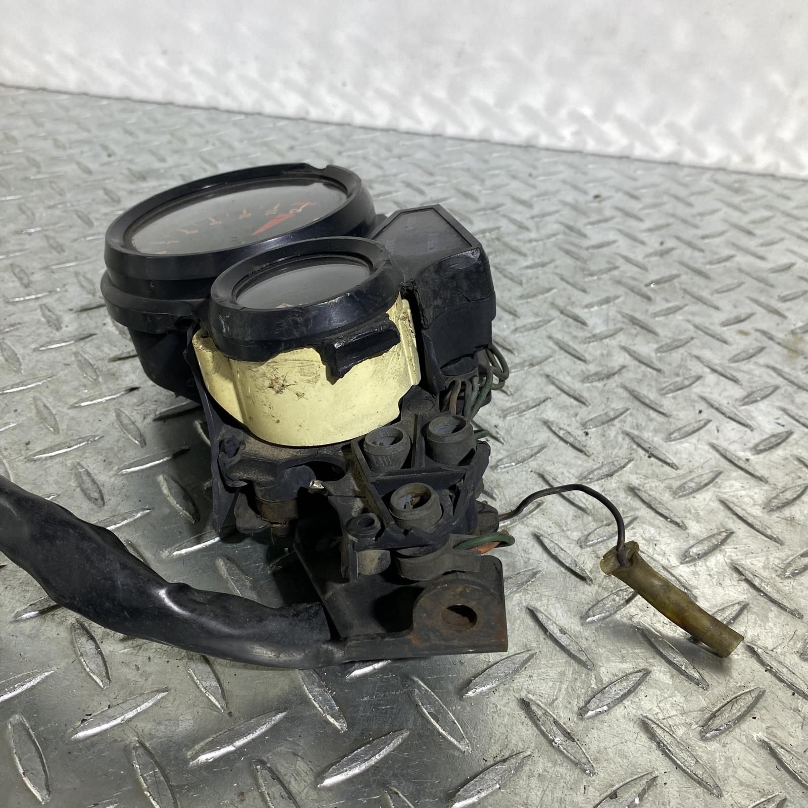 CBX400Fメーター HONDA CBX550F⁄CBX400F メーター 部品取り ホンダ