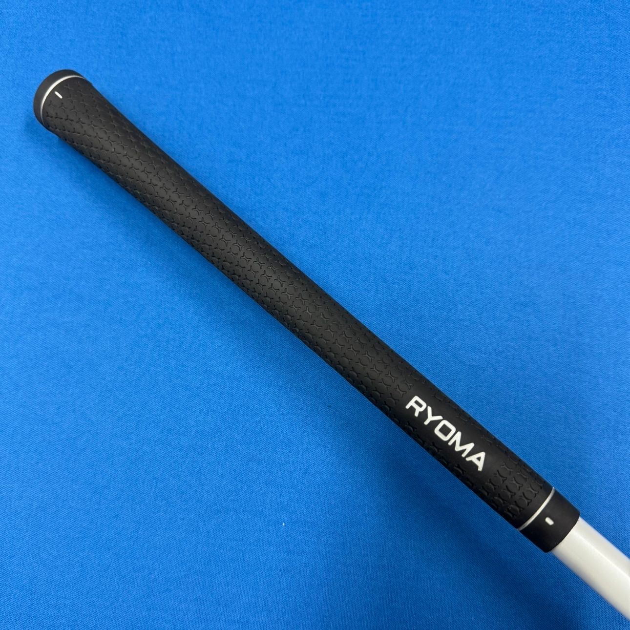 圧倒的デザイン】 ジバンシー 刺繍ロゴ エンブロイダリー 完売カラー