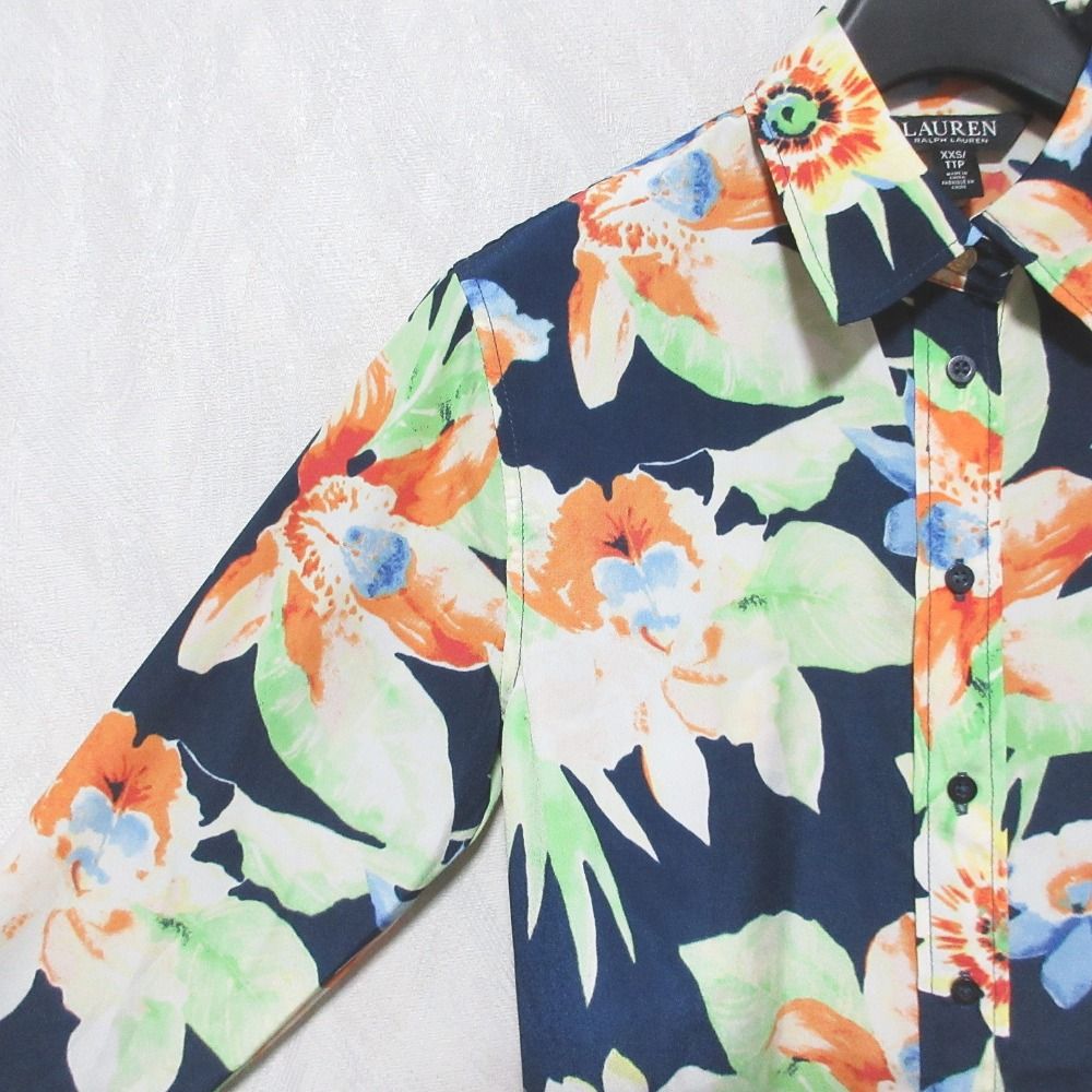 美品 LAUREN RALPH LAUREN ローレンラルフローレン ボタニカル フラワープリント 長袖 アロハシャツ ブラウス XXS ネイビー レディース 古着 中古 美品 LAUREN RALPH LAUREN ローレンラルフローレン ボタニカル