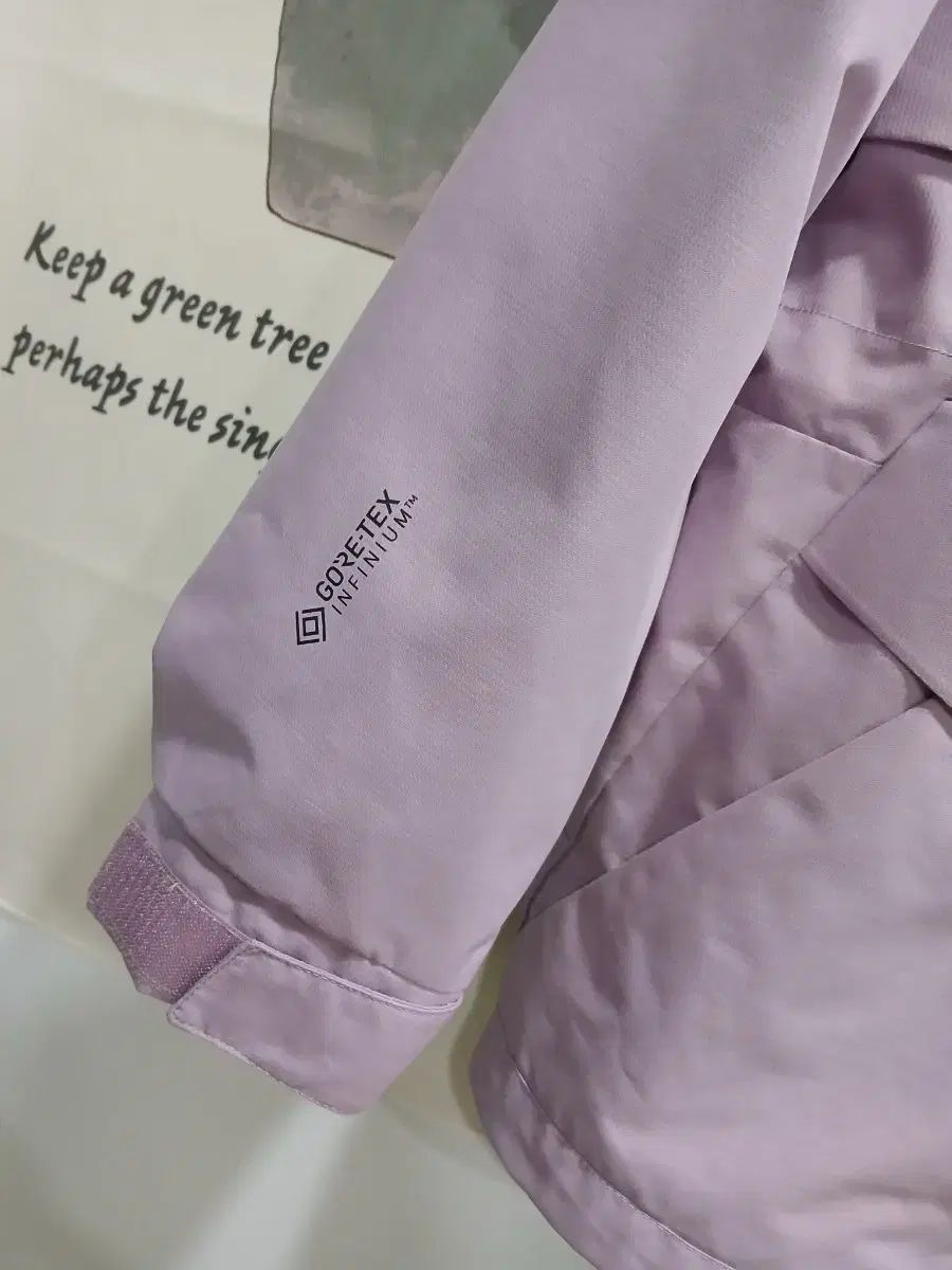 ゴアテックス ウィンドブレーカー