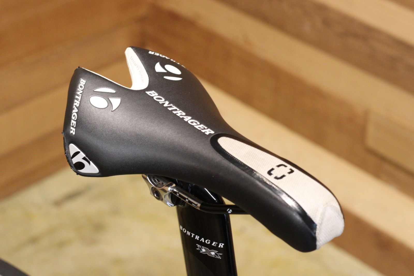 TREK エクイノックス