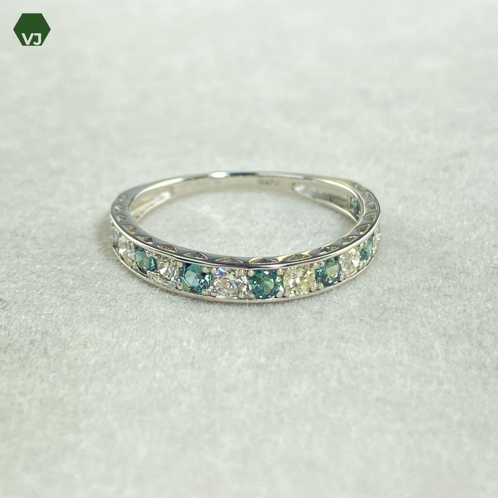 24-30】アレキサンドライト ダイヤモンド リング 0.41ct D0.34ct 24-30】アレキサンドライト ダイヤモンド リング 0.41ct D0.34ct