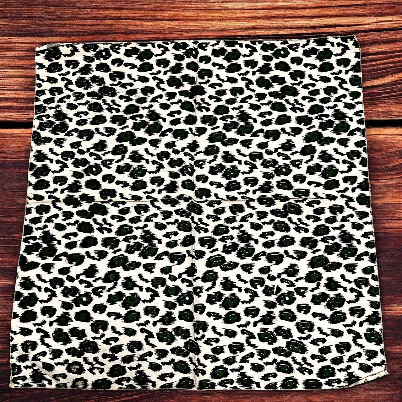 バンダナ ヒョウ柄 アニマル レオパード 白 緑 古着 ビンテージ