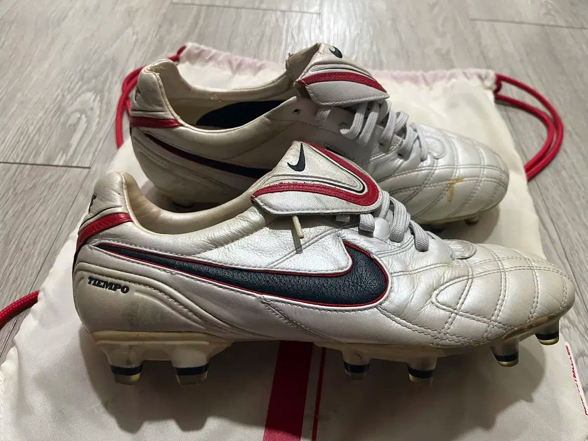 高品質 NIKE ティエンポ レジェンド 3 FG 250 サッカーシューズ