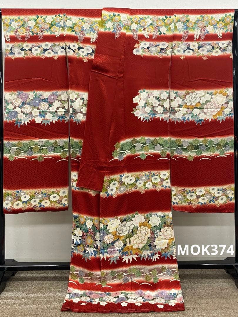 振袖 仮絵羽 京友禅 刺繍 金駒 金彩 紋意匠 椿 正絹 未仕立て品 八掛付き 振袖 仮絵羽 京友禅 刺繍 金駒 金彩 紋意匠 椿 正絹 未仕立て