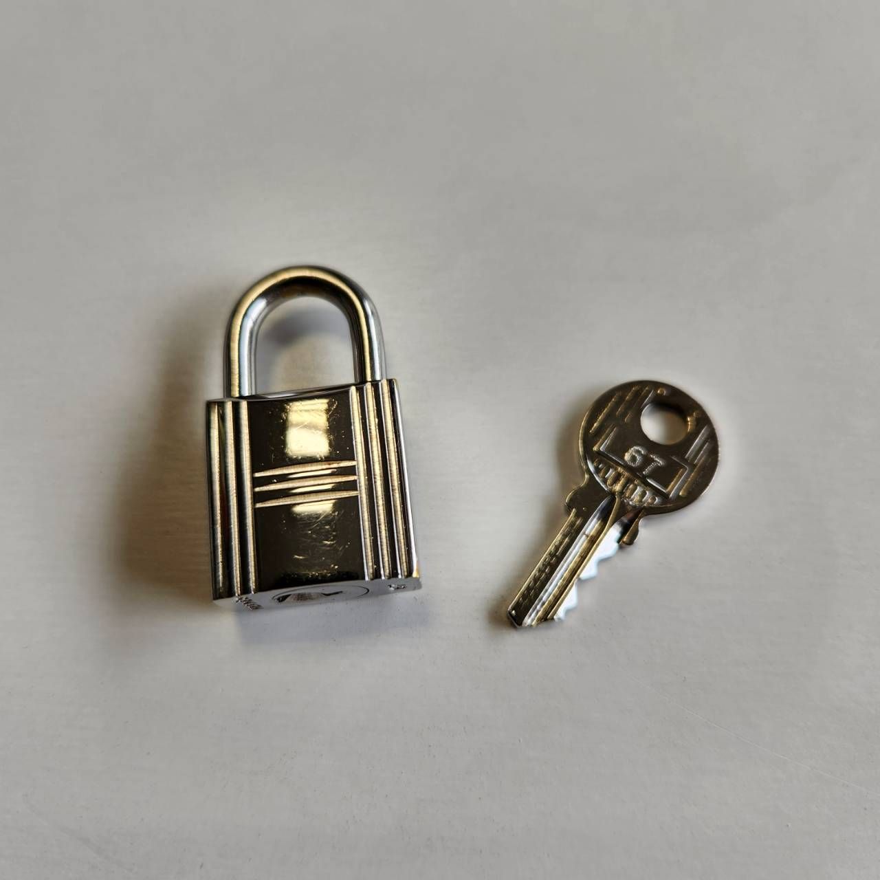 HERMES エルメス カギ　シルバー　正規品 HERMES - 本物 極上品 エルメス 純正品 シルバー カデナ