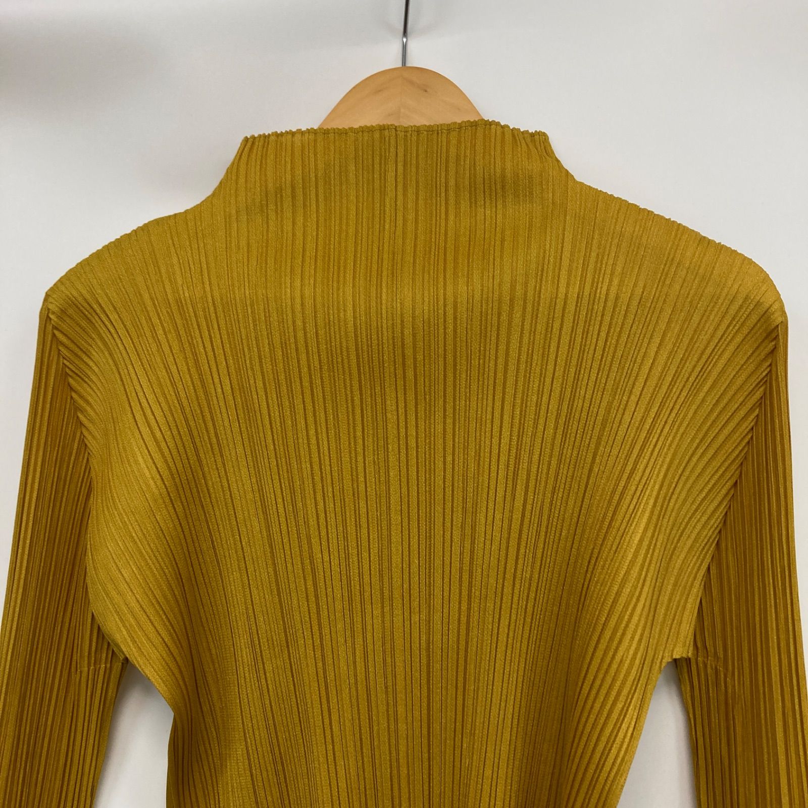 PLEATS PLEASE ISSEY MIYAKE プリーツプリーズイッセイミヤケ トップス 