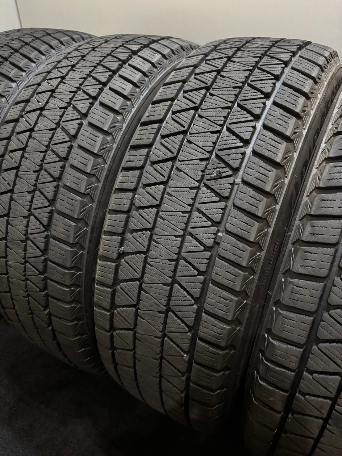 225 60R18 BRIDGESTONE DM-V3 21年製 スタッドレス 4本 ブリヂストン ブリザック ハリアー RAV4 NX 南8-K322