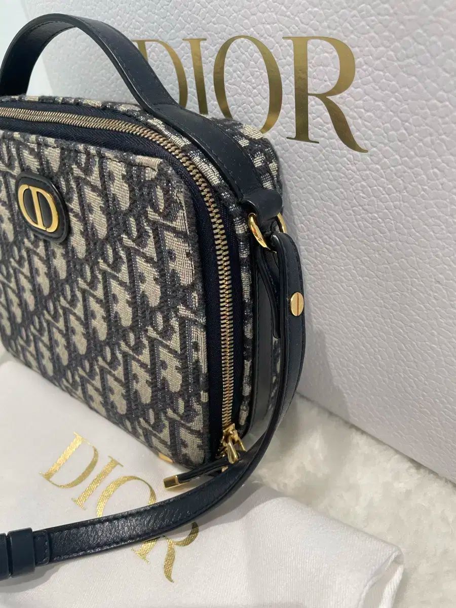 ≪洗練された個性≫【Dior】モンテーニュボックス DIOR ディオール モンテーニュコフレ ホリデー 2021