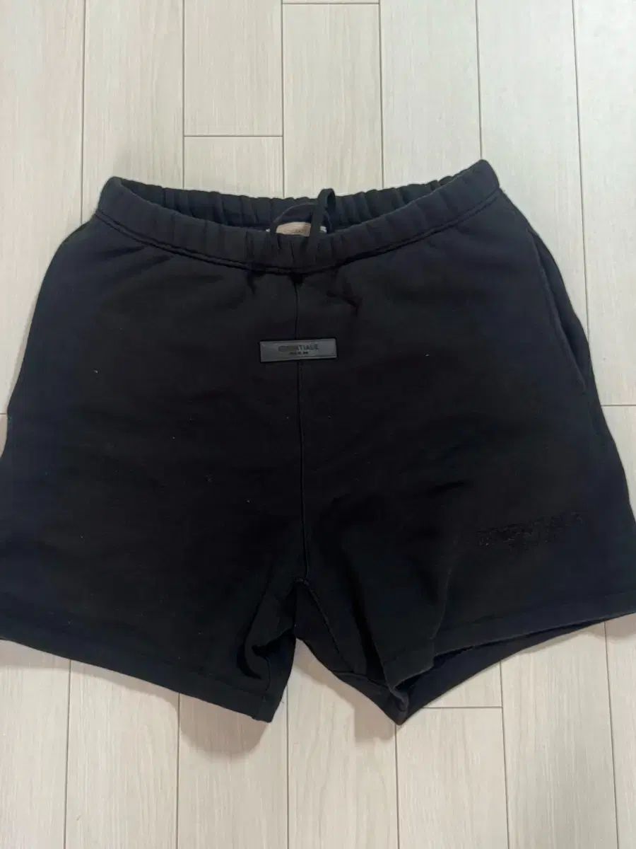 ESSENTIALS エッセンシャルズ ハーフパンツ s FEAR OF GOD フィアオブゴッド