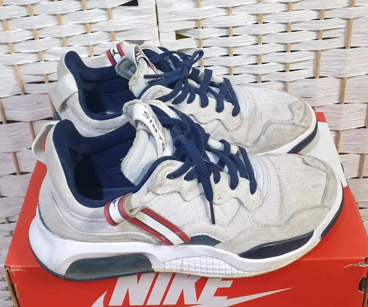 ナイキ ジョーダン x パリ サンジェルマン ma2 260mm