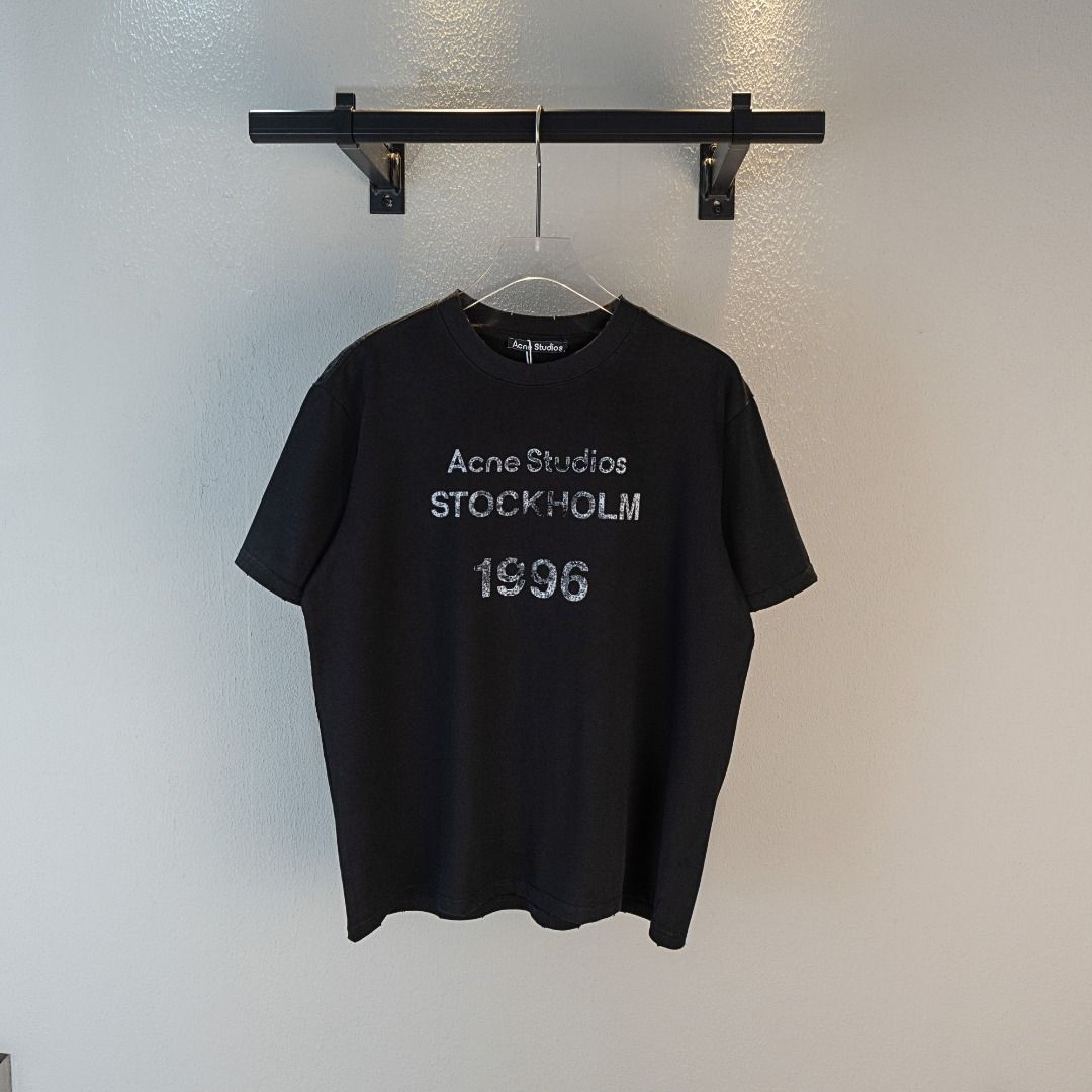 Acne Studios 1996年クラシック破壊記念半袖Tシャツシリーズ Acne Studios 1996年クラシック破壊記念半袖Tシャツシリーズ