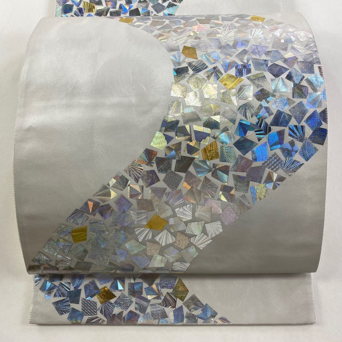 袋帯 名品 堀省平 落款 流水 箔 灰色 お太鼓柄 正絹