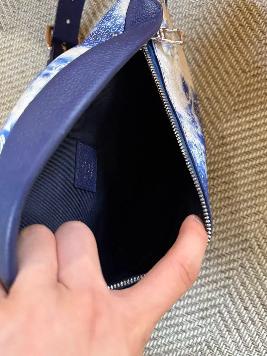 DISCOVERY ヒップバッグ