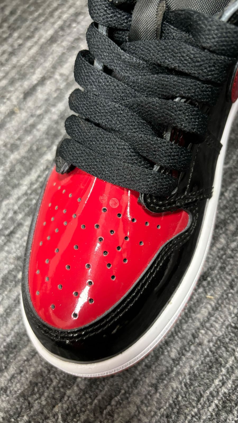 NIKE (ナイキ) AIR JORDAN 1 RETRO HIGH OG PS BRED PATENT
