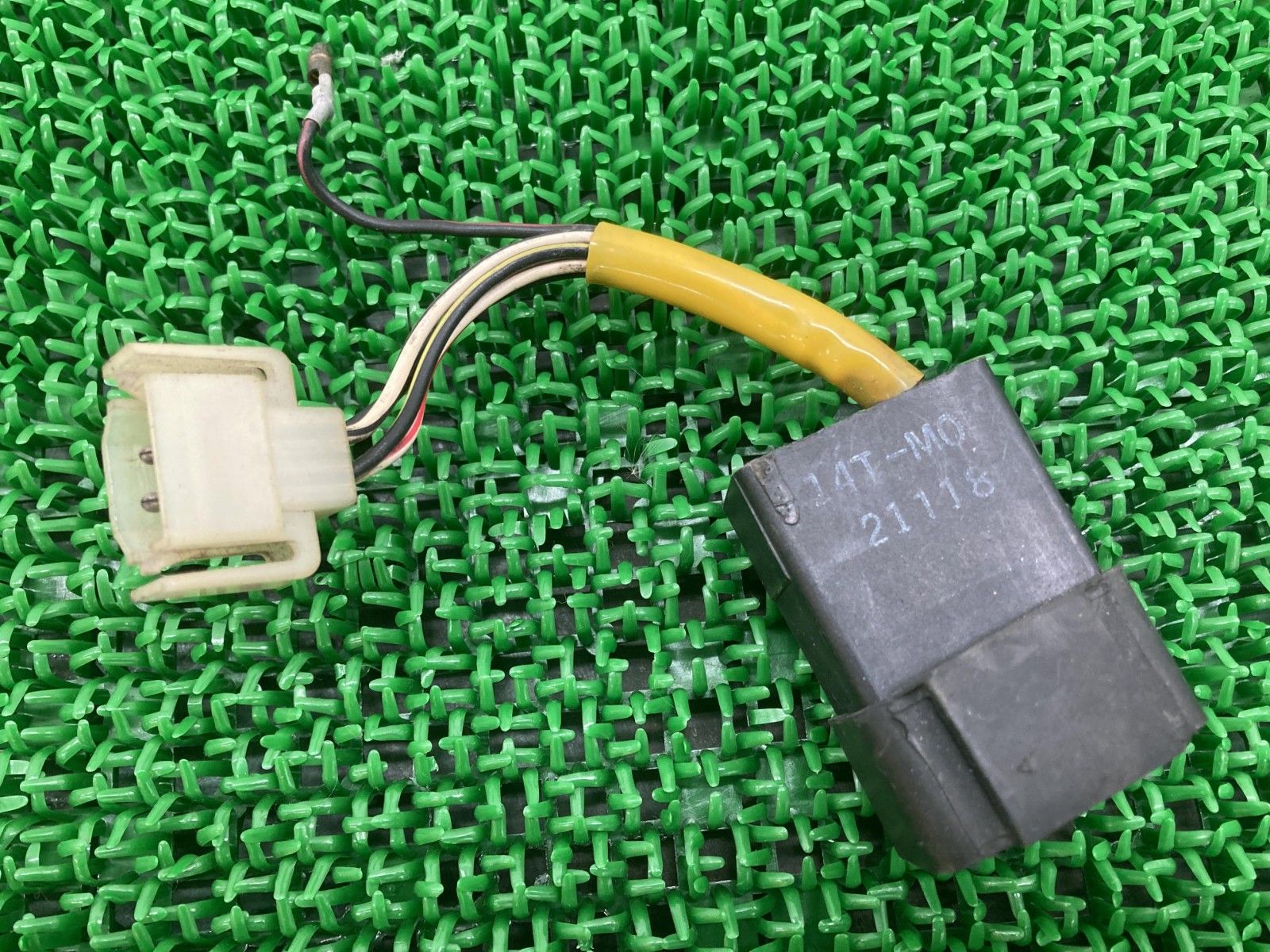 サリアン50 イグナイター ヤマハ 純正 中古 バイク 部品 CDI スパークユニット 機能的問題なし 品薄 希少品 車検 Genuine Ld サリアン50 イグナイター ヤマハ 純正 中古 バイク 部品 CDI スパーク
