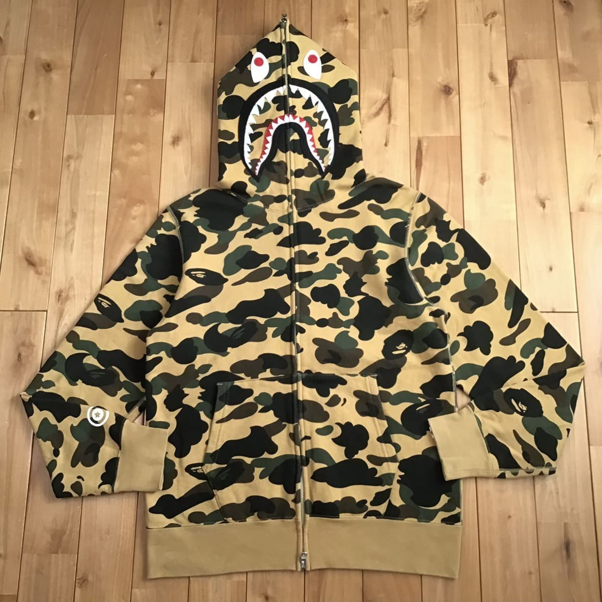 A BATHING APE パーカー Lサイズ A BATHING APE シャークパーカー Lサイズ A BATHING APE アベイジング